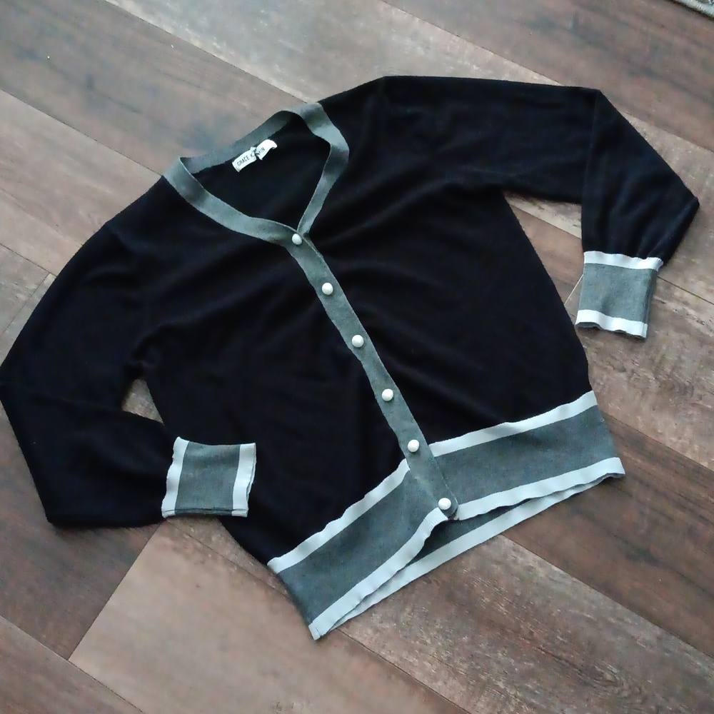 Cardigan‎